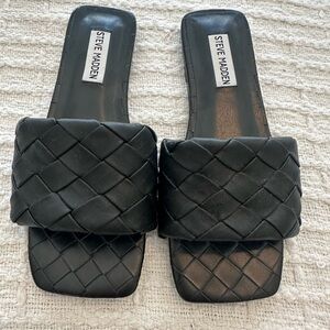 Steve Madden Sz 6 Black Quilted Women’s Slide Sandals